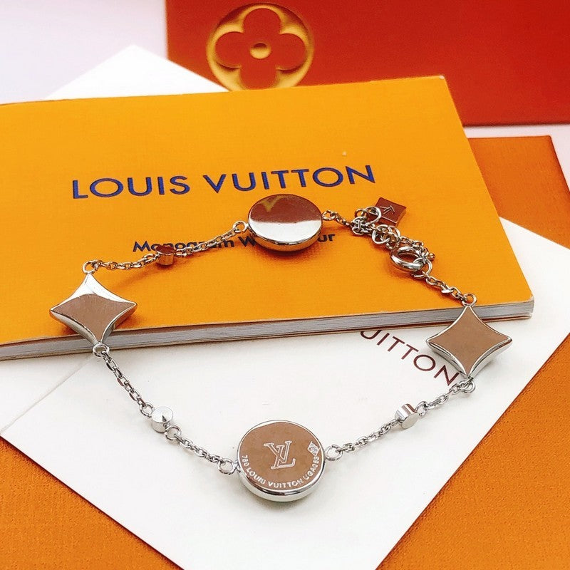 18K Louis Vuitton Blossom Green Flower Bracelet
